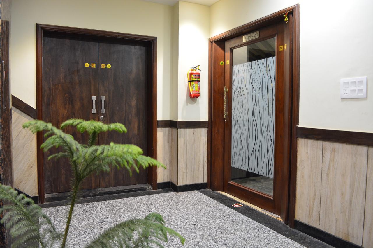Hotel Desert Inn Barmer Екстериор снимка